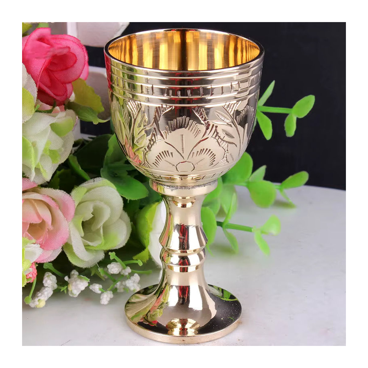 Handgemachtes Weinglas aus Messing von ACRDDK in Gold mit floralem Design - Bild 4