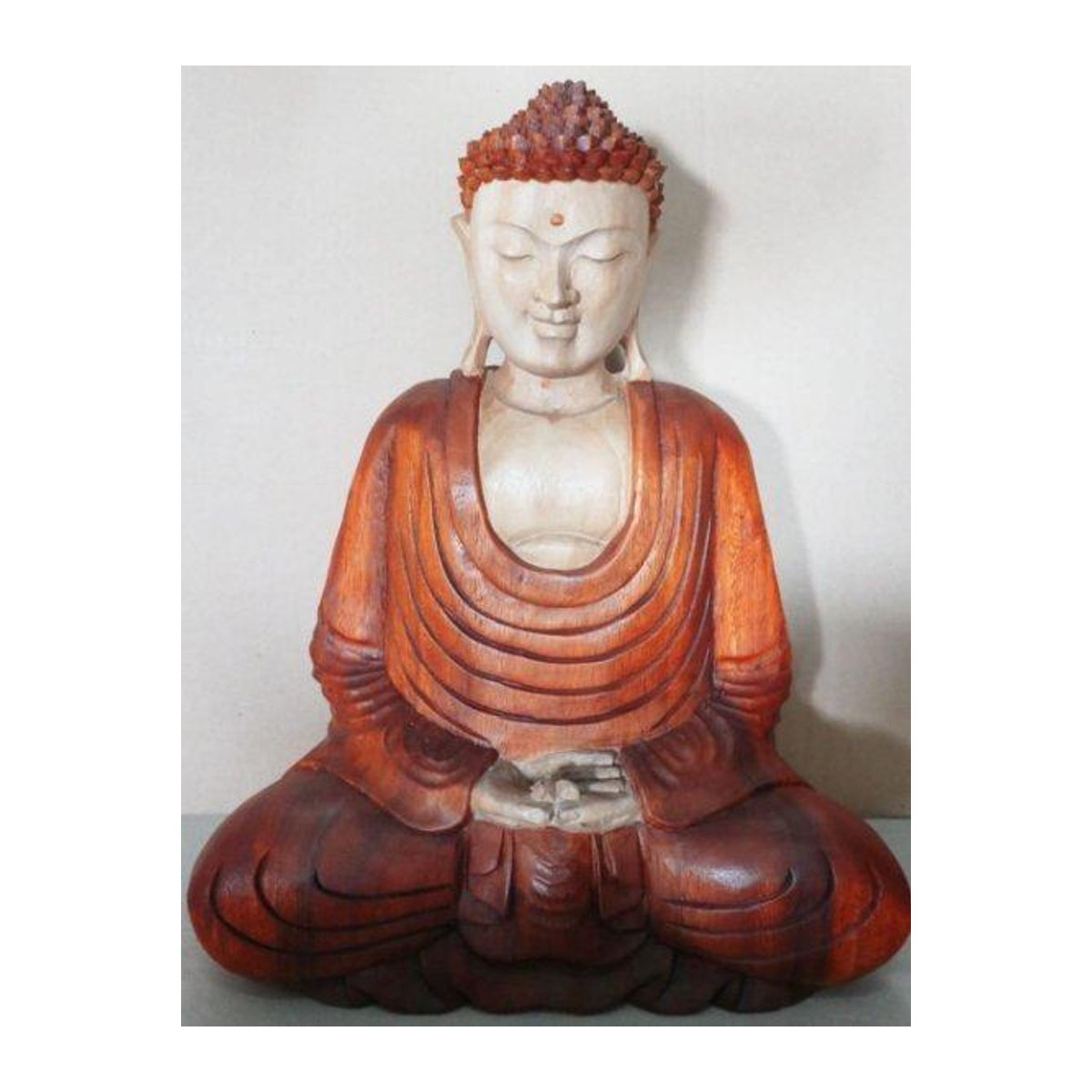 Handgeschnitzte Buddha-Statue aus Suarholz von SHAMTAM in rötlich-braun und cremig, Höhe: 40 cm - Bild 6