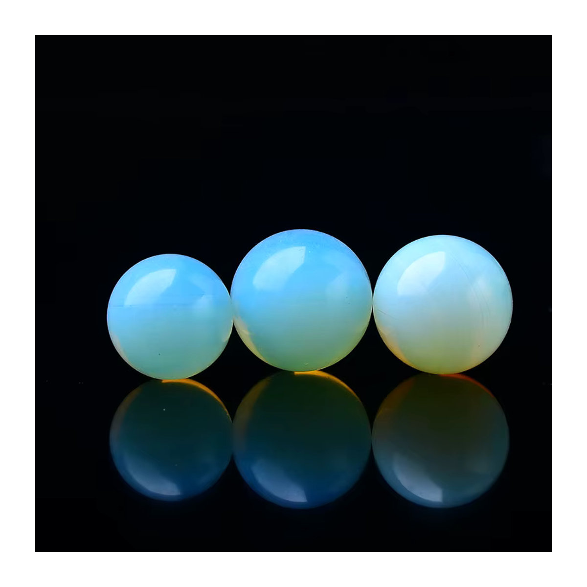 Harmonious Crystalloid Opal Globus Polierter Massage Ball aus Stein in Weiß oder Blau, Durchmesser: 30-50 mm - Bild 4