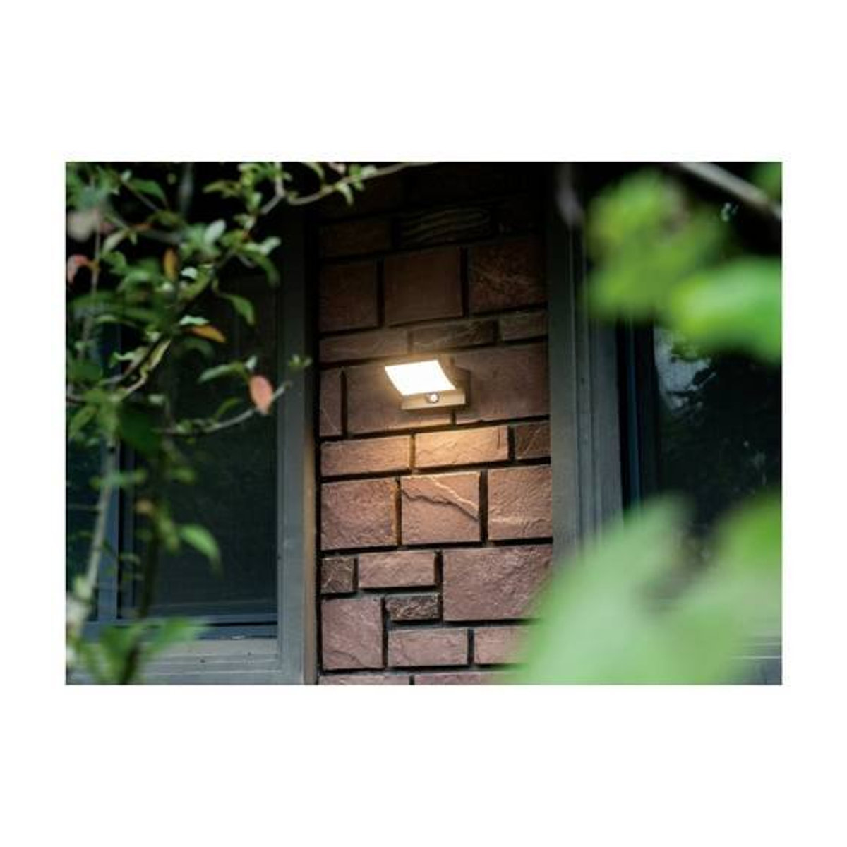 Heitronic Solar-LED-Außenwandleuchte in Anthrazit mit warmweißem Licht - Bild 1