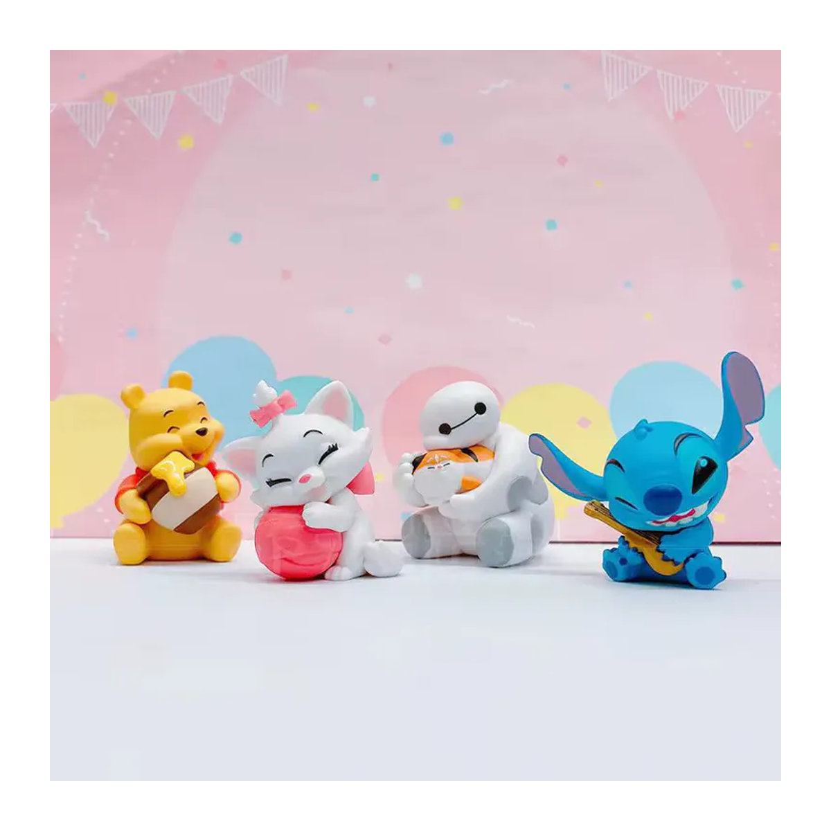HEROCROSS Stitch Blindbox Figur im Schlafstil, Gelber Bär Cartoon Schreibtischdekoration aus Kunststoff - Bild 2