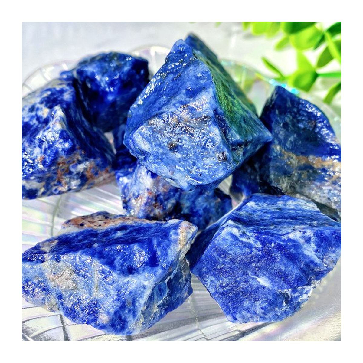 Hochwertiger blauer Sodalith-Rohstein als Naturkristall für deine Dekoration - Bild 1