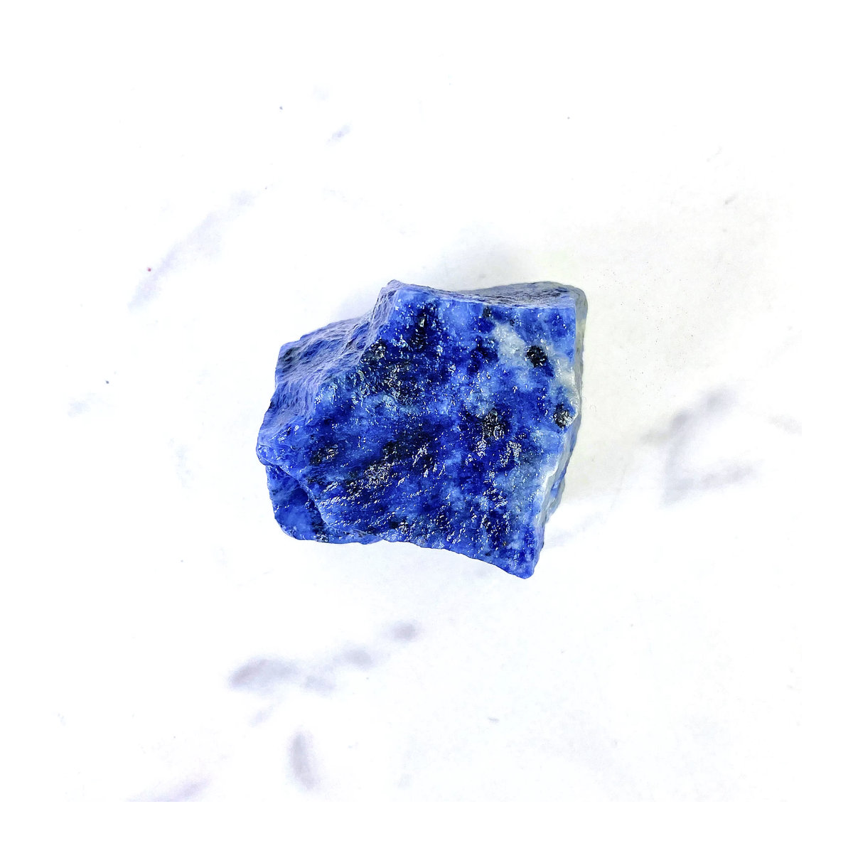 Hochwertiger blauer Sodalith-Rohstein als Naturkristall für deine Dekoration - Bild 5