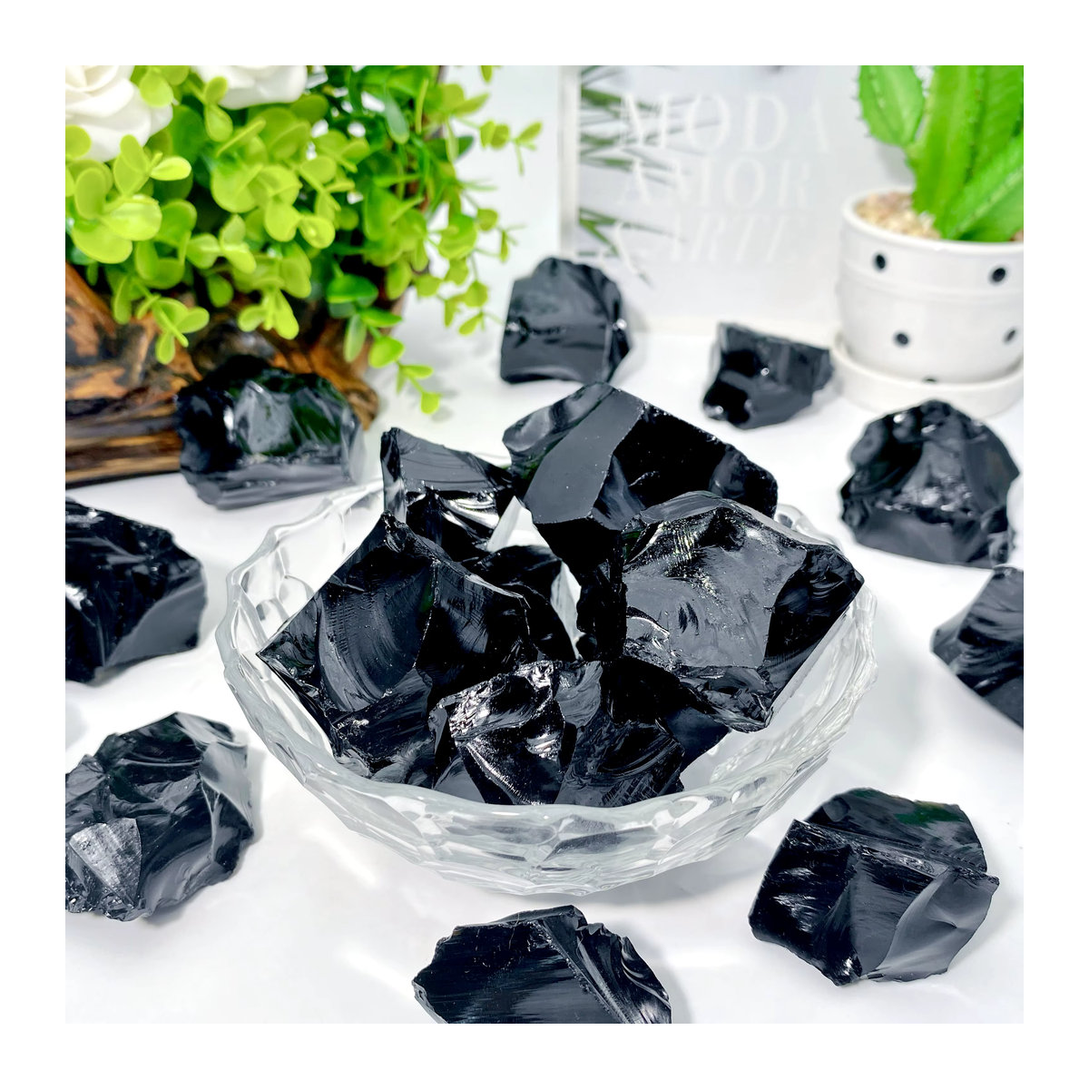 Hochwertiger Obsidian Rohstein in Schwarz als natürlicher Kristall für DIY Ornamente und Dekosteine - Bild 2