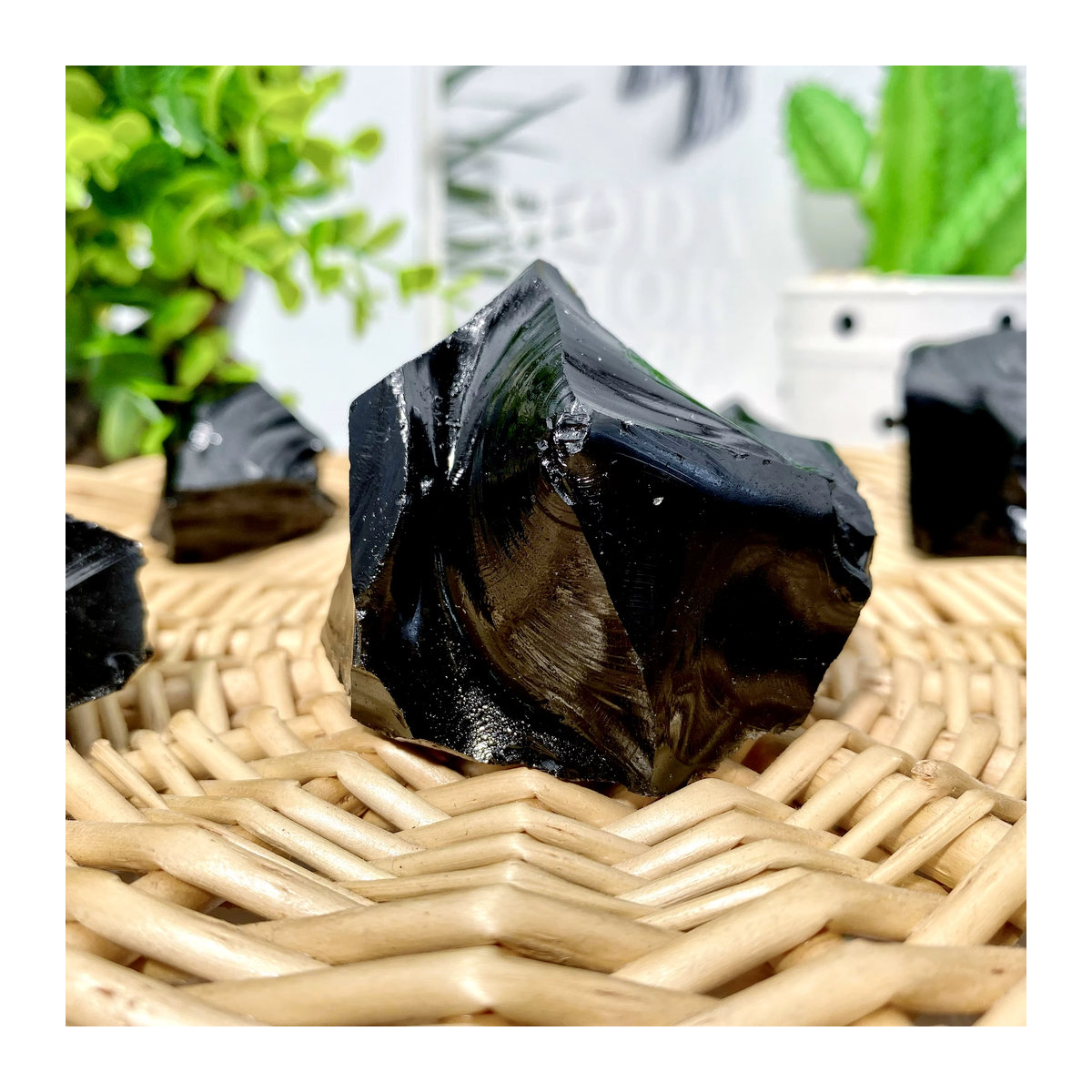 Hochwertiger Obsidian Rohstein in Schwarz als natürlicher Kristall für DIY Ornamente und Dekosteine - Bild 6