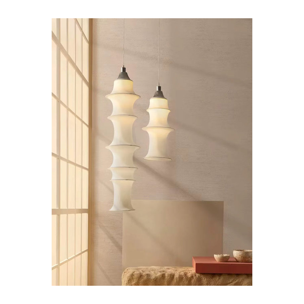 HomeLover Falkland Pendelleuchte aus Seide in Weiß im minimalistischen Wabi Sabi Design - Bild 3