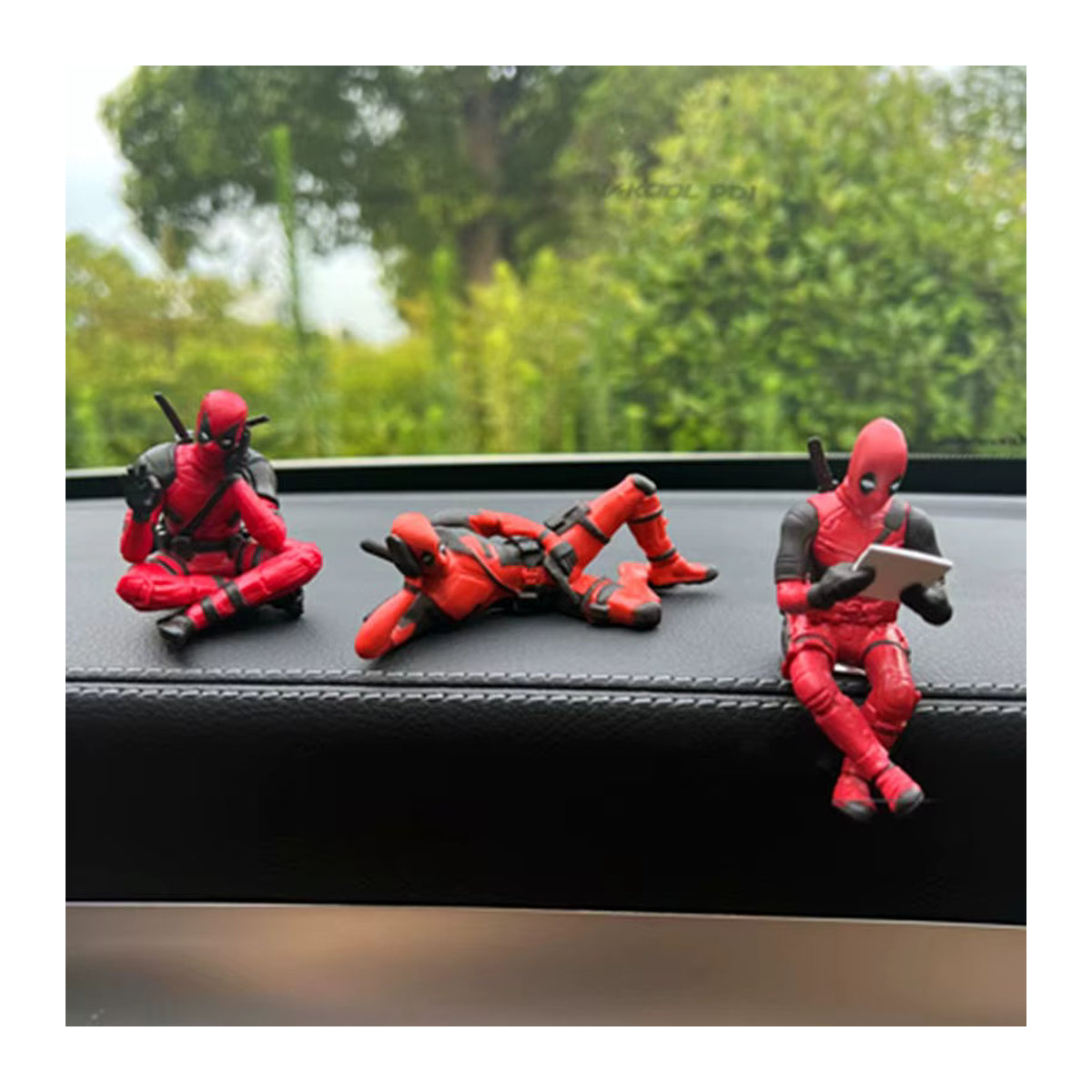 Hot Toys Deadpool Actionfigur als rote Auto-Innenraumdekoration und Anhänger aus Kunststoff - Bild 2