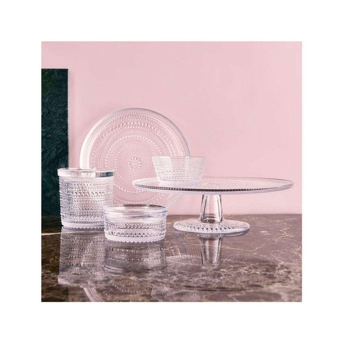 Iittala Kastehelmi Kuchenplatte aus Glas in Transparent mit skandinavischem Punktedesign, rund - Bild 2