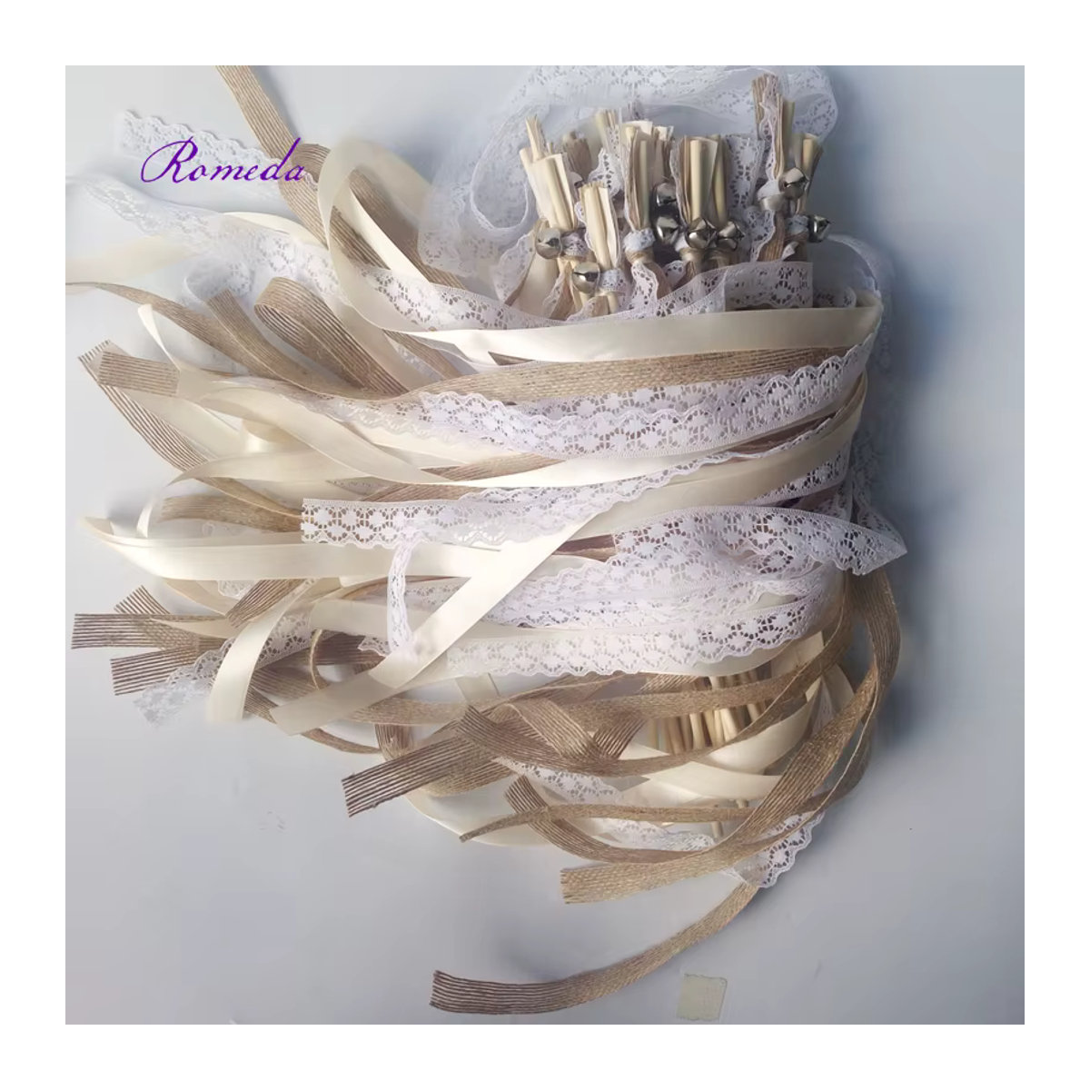 IVINLA Hochzeit Zauberstäbe Set mit Jute, Spitze und Glocken in Beige, 10er Los - Bild 2