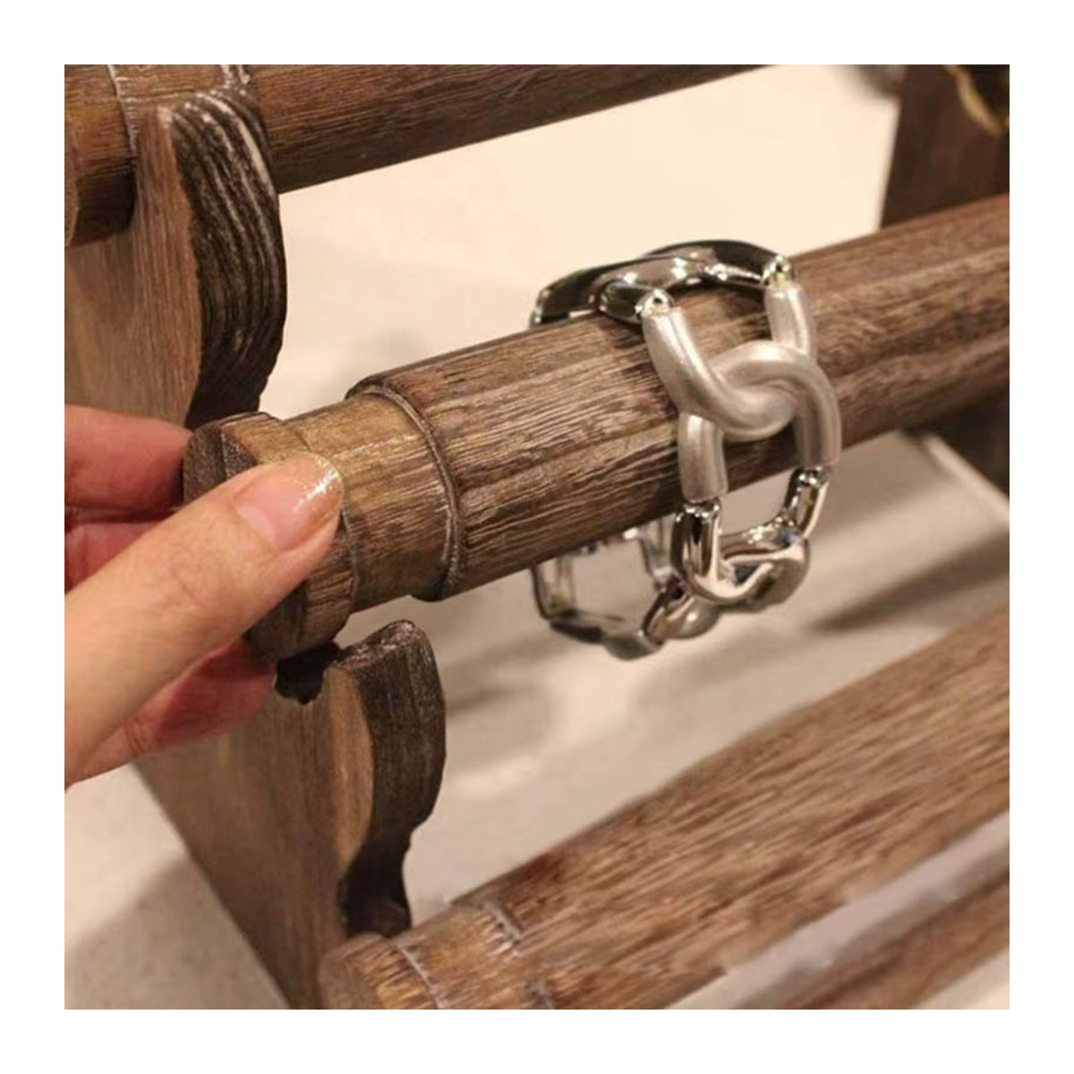 JAVRICK Schmuck Display Stand aus Holz in Braun mit 4 Ebenen für Armbänder und Uhren - Bild 4
