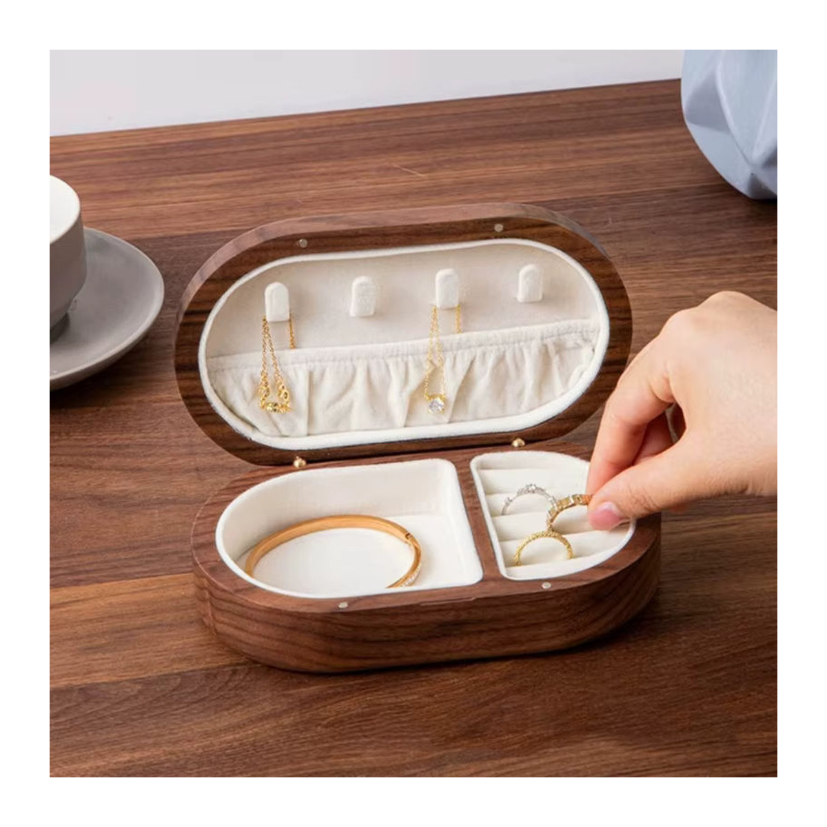 JAVRICK Schmuckbox aus Holz in Braun mit minimalistischem Design und ovaler Form - Bild 4