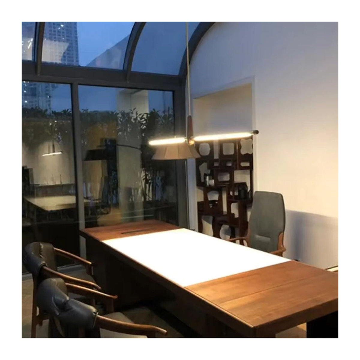 JIANKEXING Moderner Minimalistischer LED Kronleuchter aus Holz in Nussbaum - Bild 4