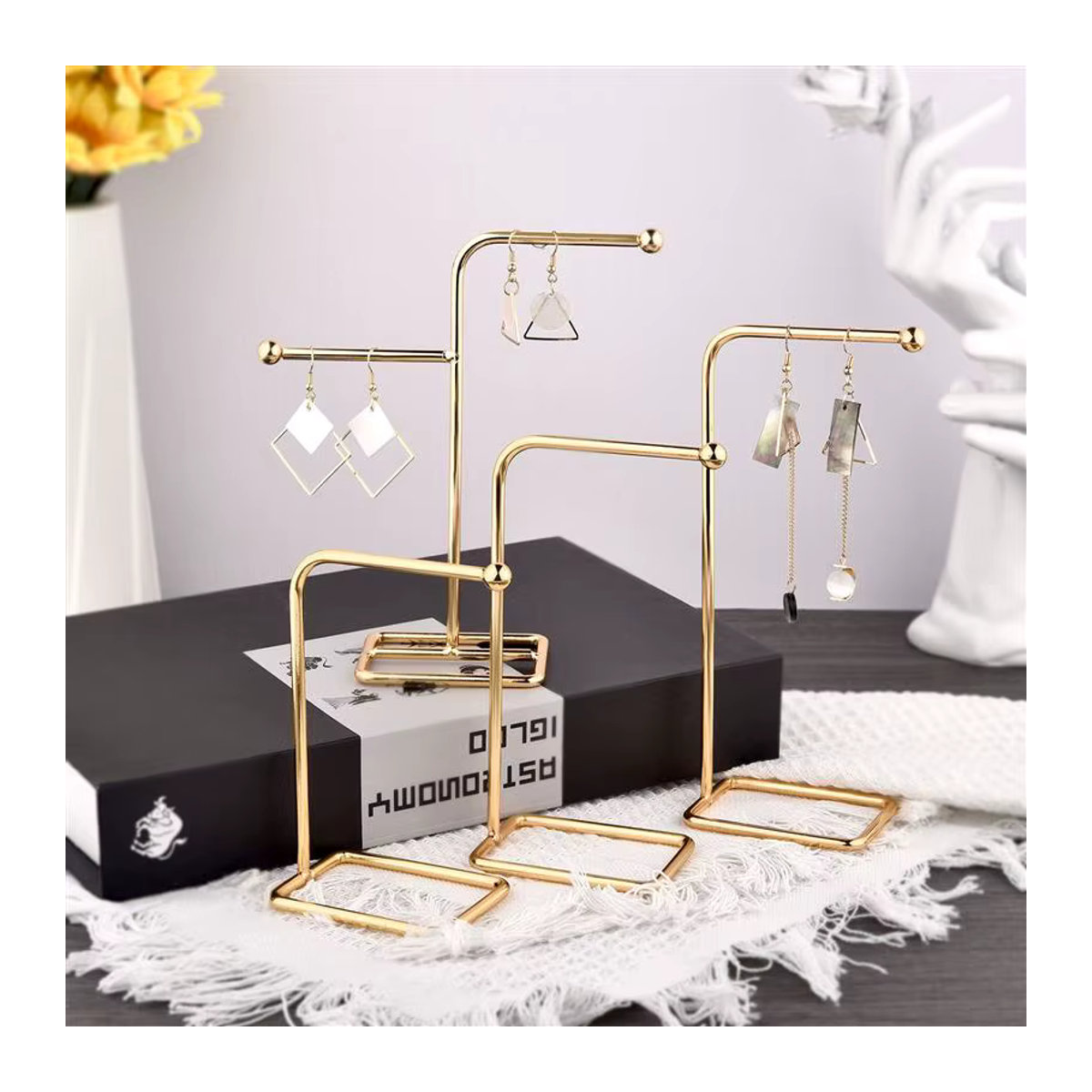 Jiayiqi Schmuck-Display Organizer aus Metall in Gold für Ohrringe, Anhänger und Halsketten - Bild 2