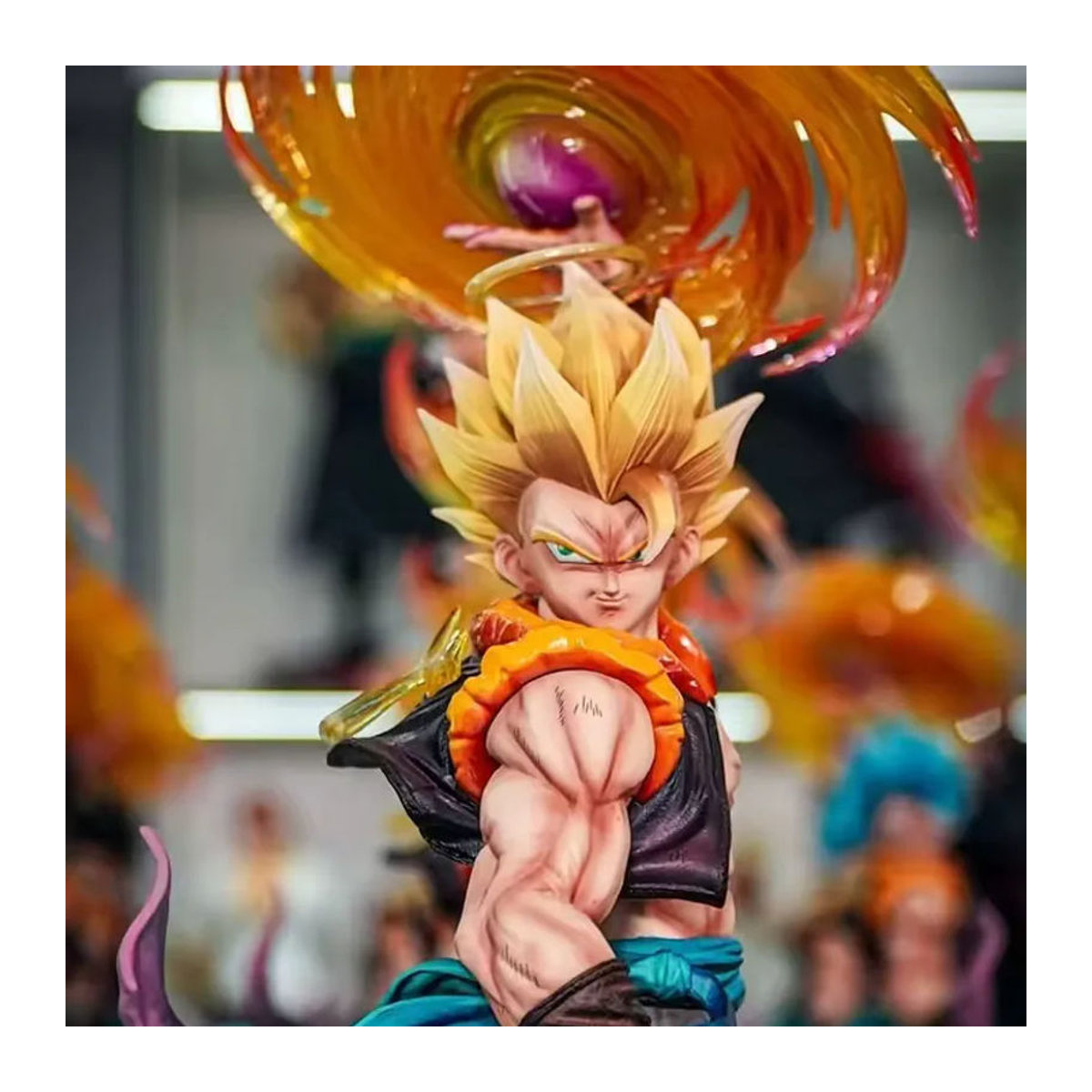 JT Dragon Ball Z Gogeta Actionfigur mit 3 auswechselbaren Köpfen, Super Saiyan Sammlermodell, Höhe: 45 cm, mehrfarbig - Bild 4