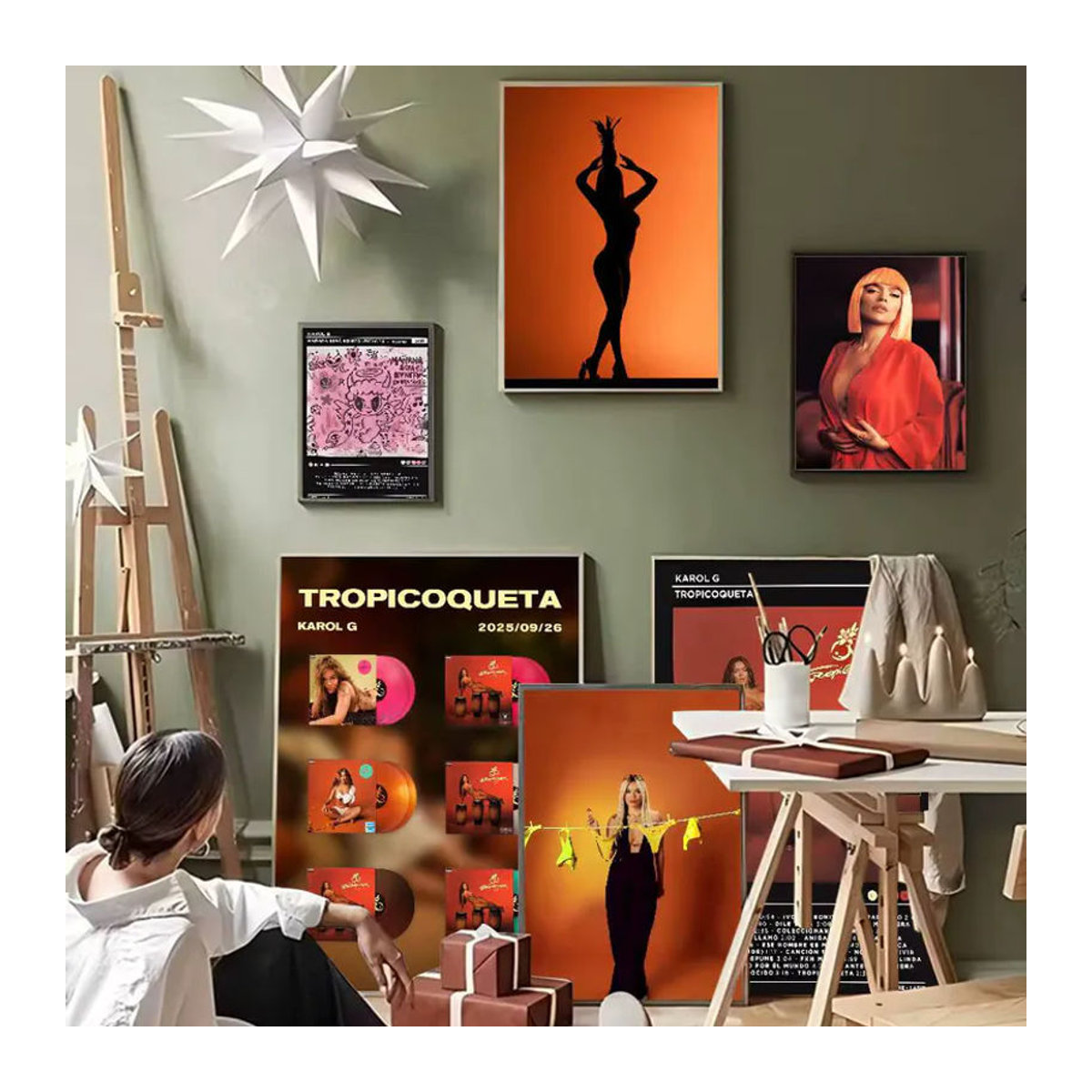K-karol G Tropicoqueta Vintage Filmplakat als mehrfarbige Wanddekoration im Hochformat - Bild 6