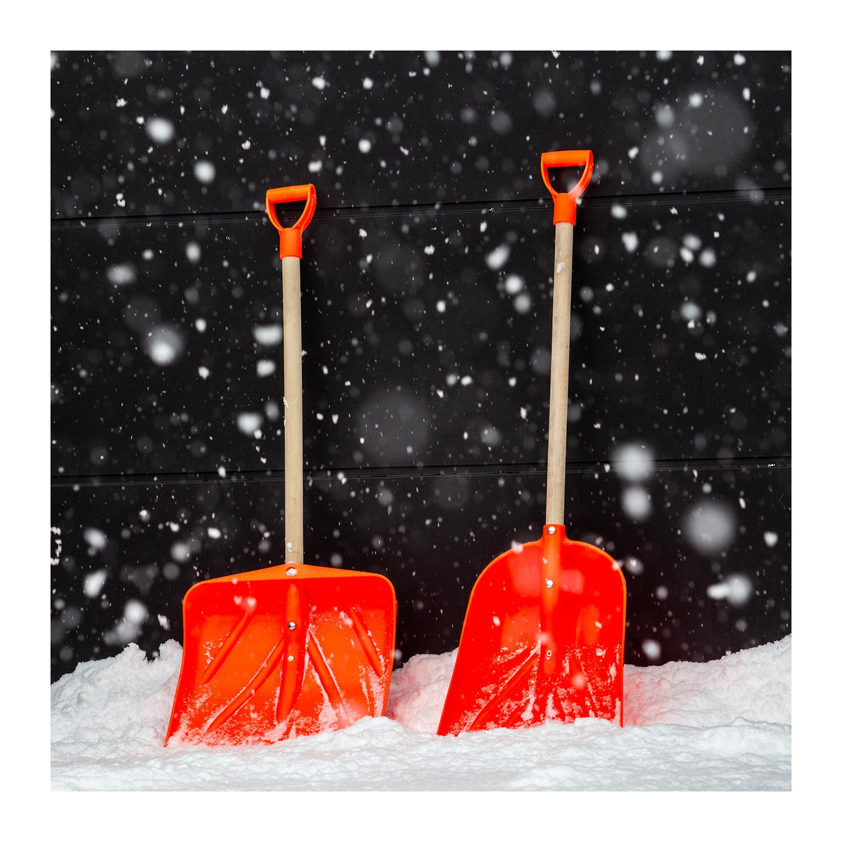 KADAX Schneeschaufel mit robustem Holzstiel, Breite: 46,5 cm, Höhe: 130 cm - Bild 4