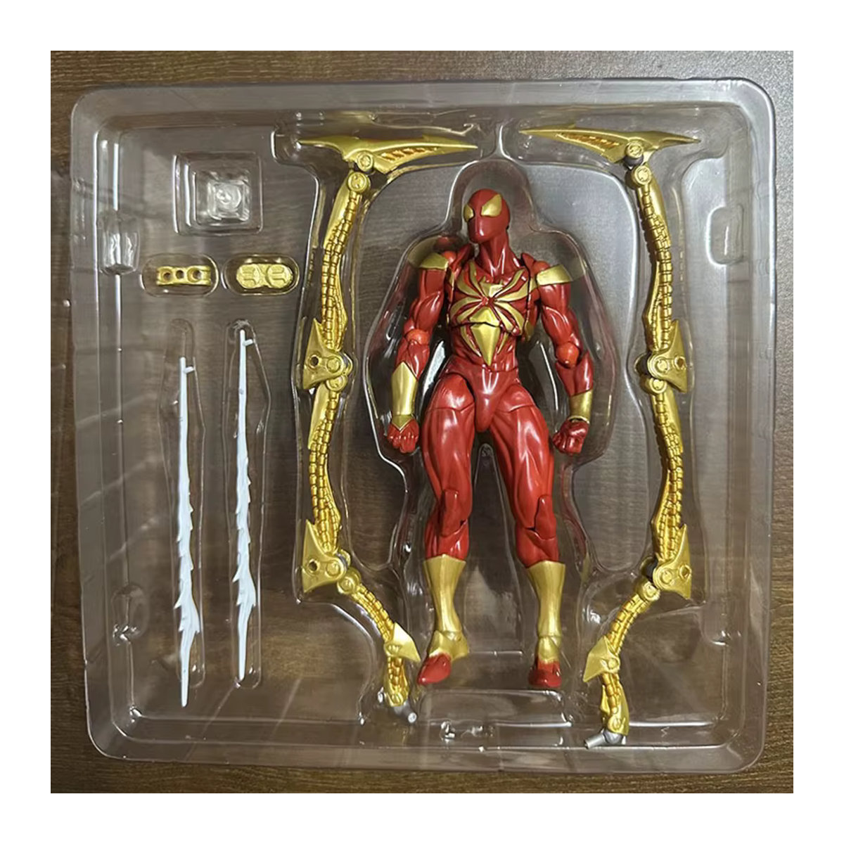 Kaiyodo Amazing Yamaguchi Iron Spiderman Actionfigur in Rot aus Kunststoff - Bild 2