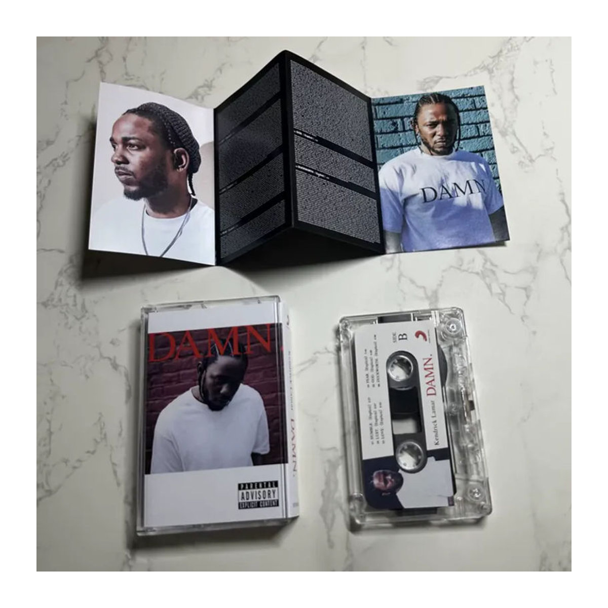 Kendrick Lamar DAMN. Audiokassette in Weiß im Retro-Vintage-Stil aus Kunststoff - Bild 3