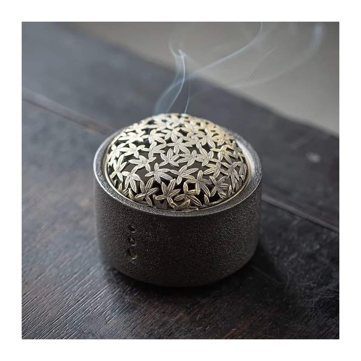 Keramik Weihrauchbrenner in Weiß mit floralem Design und Netzabdeckung im Vintage-Stil - Bild 4