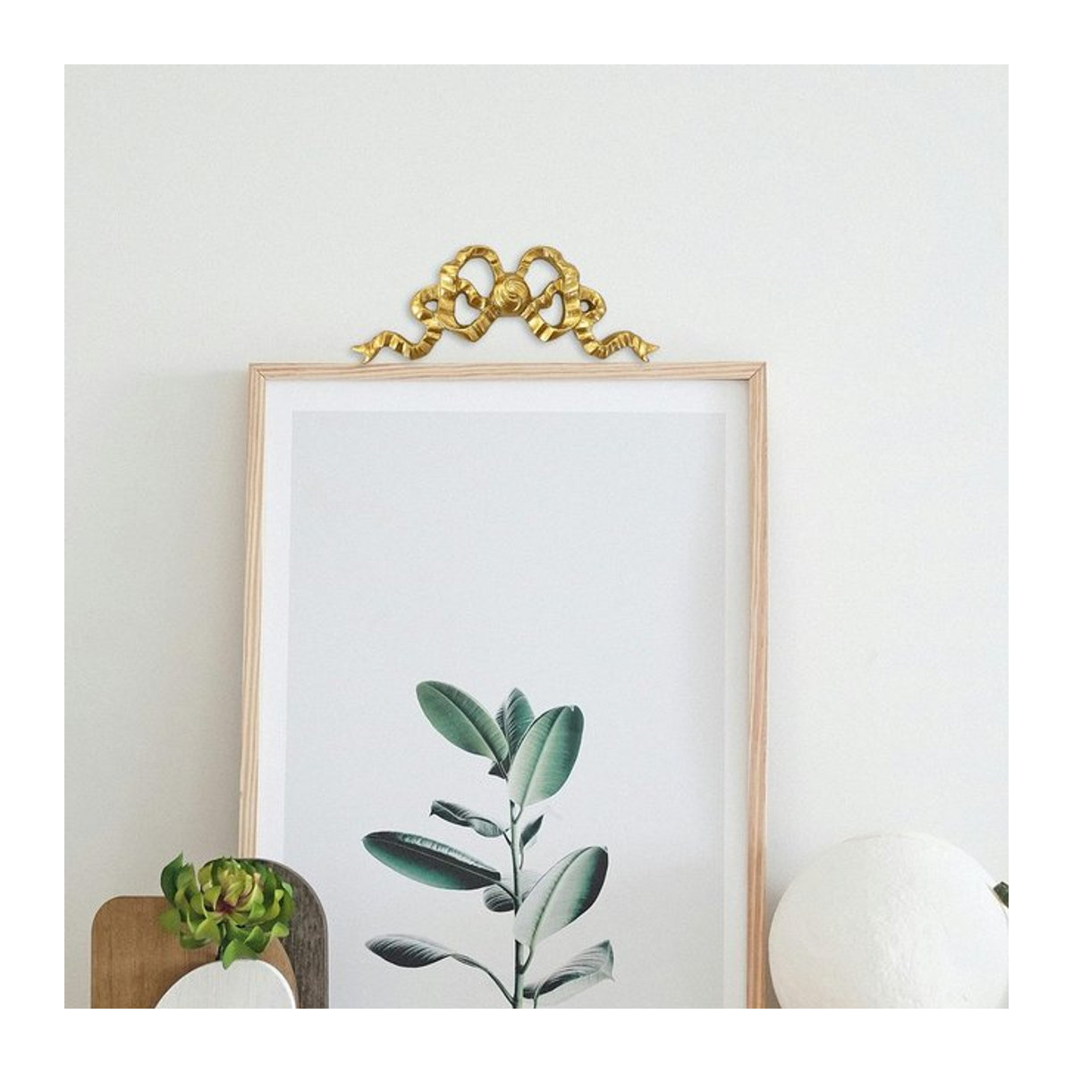 Kesoto Wandbehang Bogen Knoten in Gold aus Metall als dekorative Wandskulptur für dein Zuhause - Bild 1