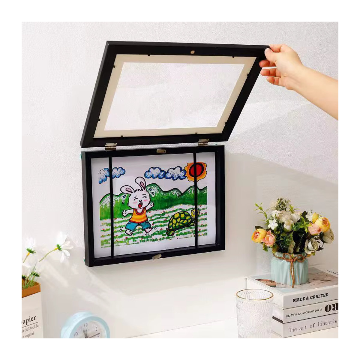 KidsART magnetischer Flip-Fotorahmen für Kinder in Schwarz, 8 Zoll, mit aufklappbarer Front und Wandmontage - Bild 6