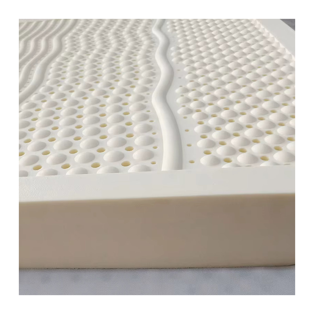 Kmikli Naturlatex Matratze aus 100 % Naturlatex aus Thailand in Beige mit Bezug und langsamer Rückfederung - Bild 3