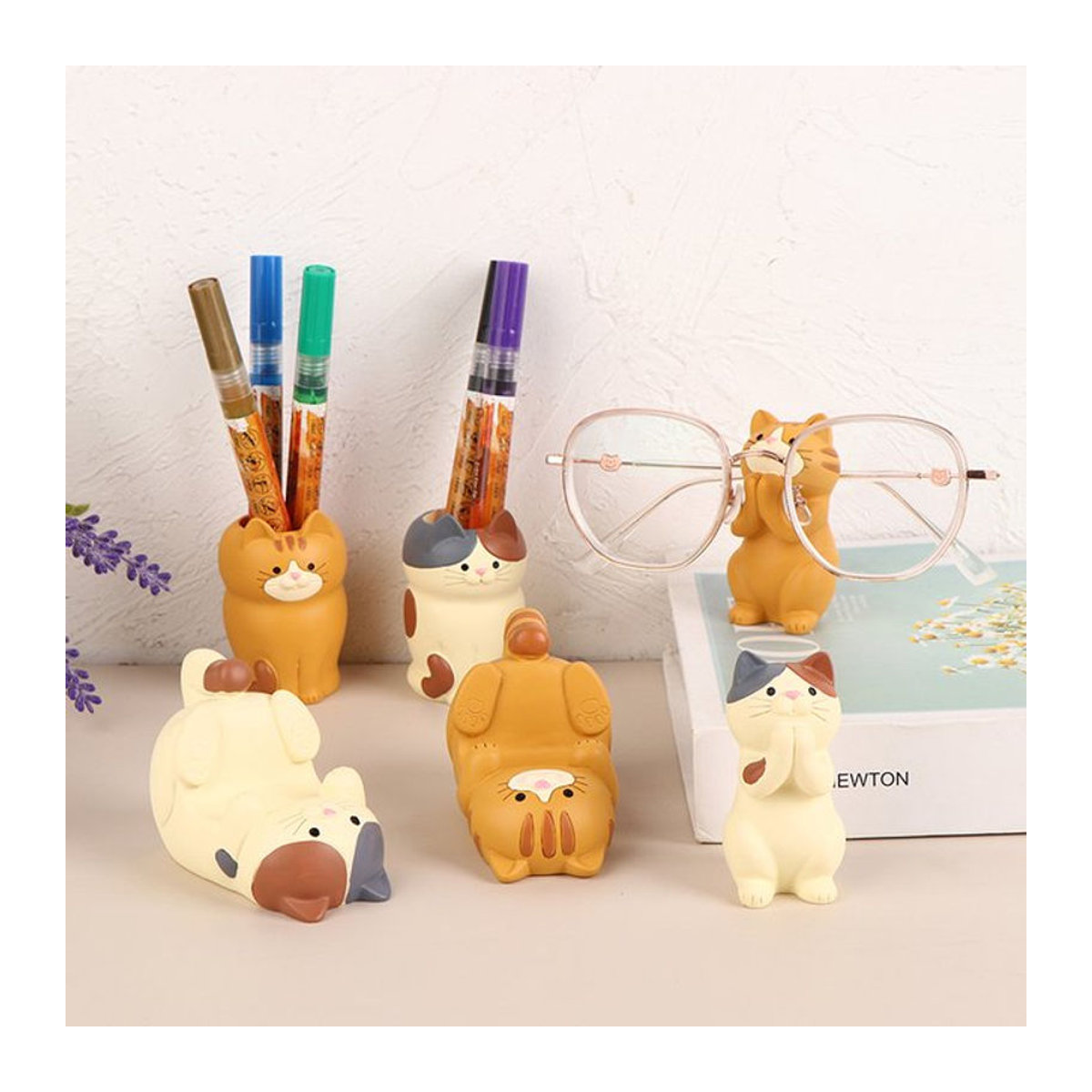 KOQZM Katze Desktop-Halter aus Kunstharz in Weiß im Japanischen Stil als Dekoration für Schreibwaren und Handy - Bild 1