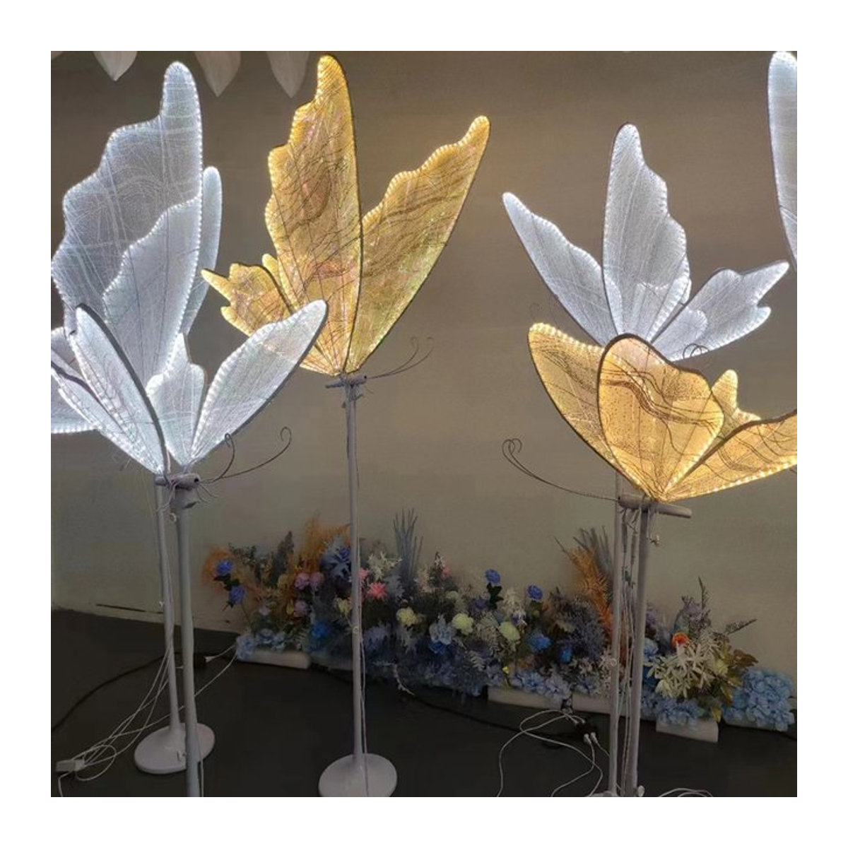 Kreative Schmetterling Deckenleuchte als hängende Dekoration für Hochzeiten und Weihnachten, warmweiß, Höhe: 60 cm - Bild 1