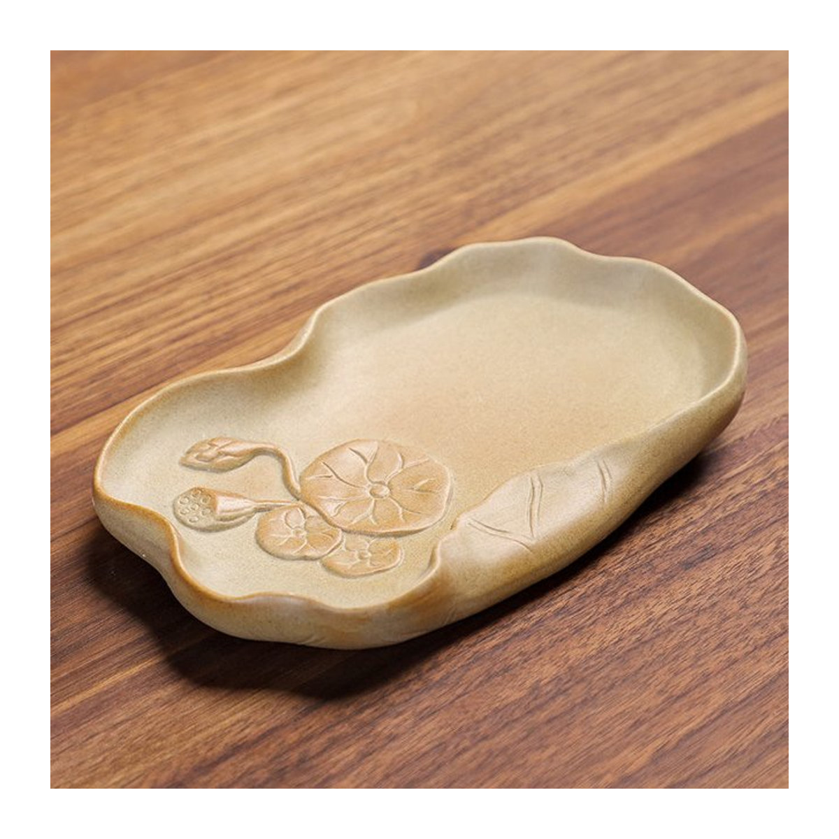 Kreatives Hydrokulturpflanzen-Tablett aus brasilianischem Holz und Keramik in Beige mit floralem Design und unregelmäßiger Form als Tropffänger für Deine Blumentöpfe - Bild 1
