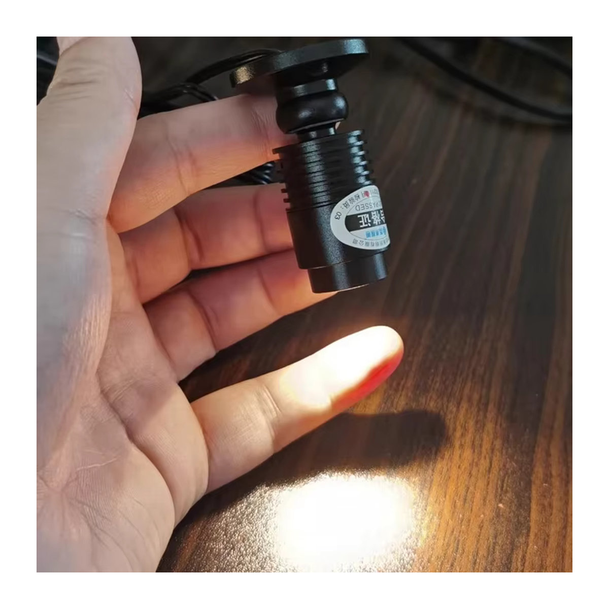 ksdligh LED Mini-Strahler Set 3er Pack in Schwarz, zoombar und dimmbar, 12 V oberflächenmontierte Spotlichter für Vitrine und Weinschrank - Bild 4