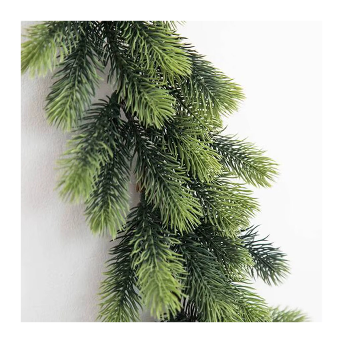 Künstliche Rattan-Girlande in Grün für Weihnachtsdekoration und Gartenparty - Bild 4