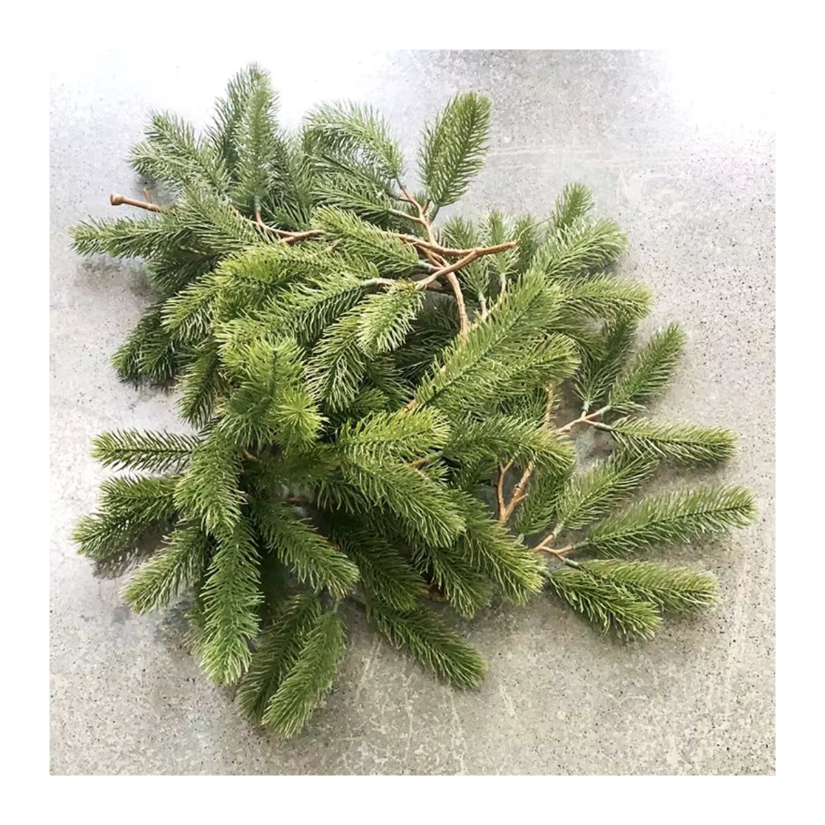 Künstliche Weihnachts-Girlande aus Kiefer und Rattan in Grün und Weiß, 180 cm Länge, ideal als hängendes Dekorationsornament für Weihnachten und Hochzeiten - Bild 2
