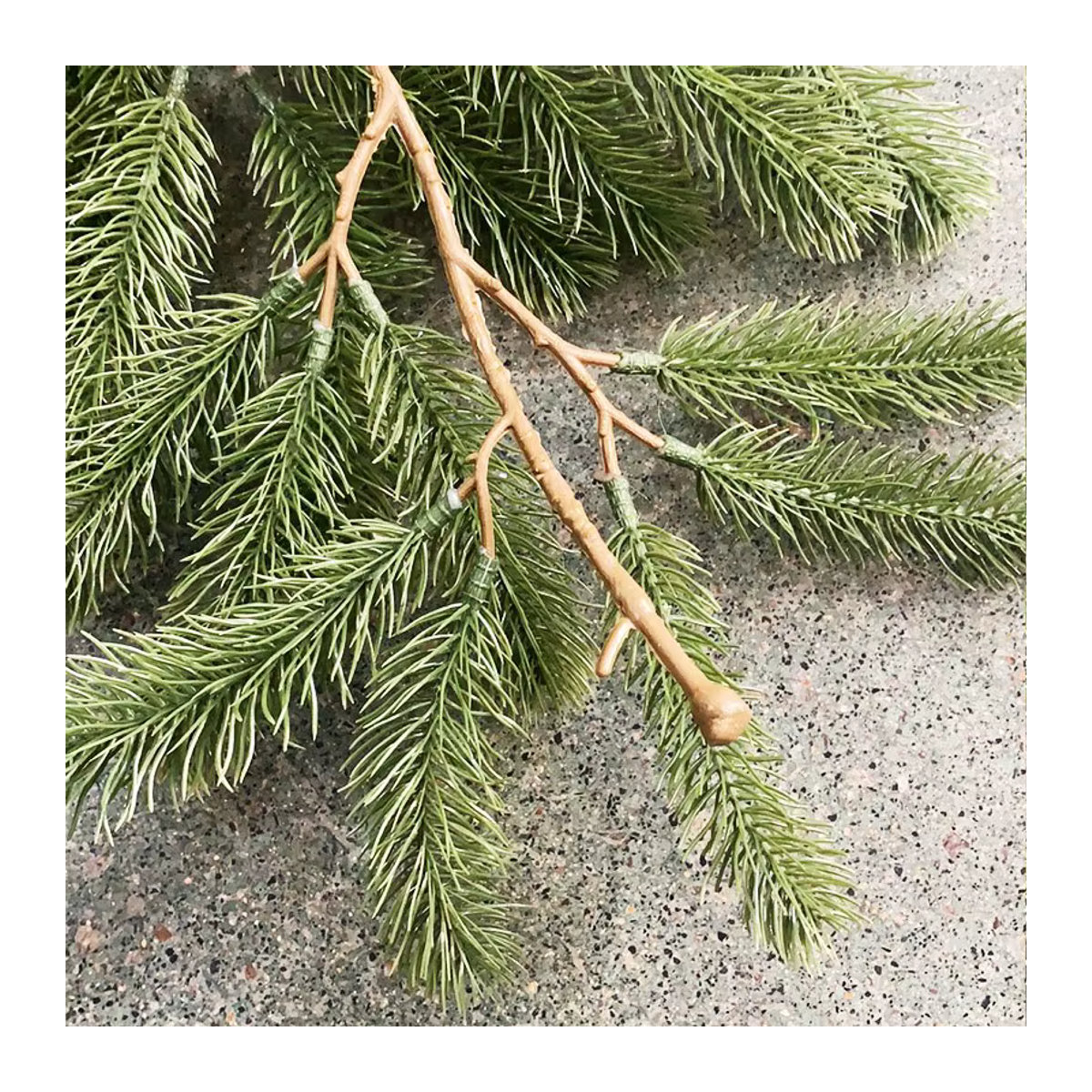 Künstliche Weihnachts-Girlande aus Kiefer und Rattan in Grün und Weiß, 180 cm Länge, ideal als hängendes Dekorationsornament für Weihnachten und Hochzeiten - Bild 5