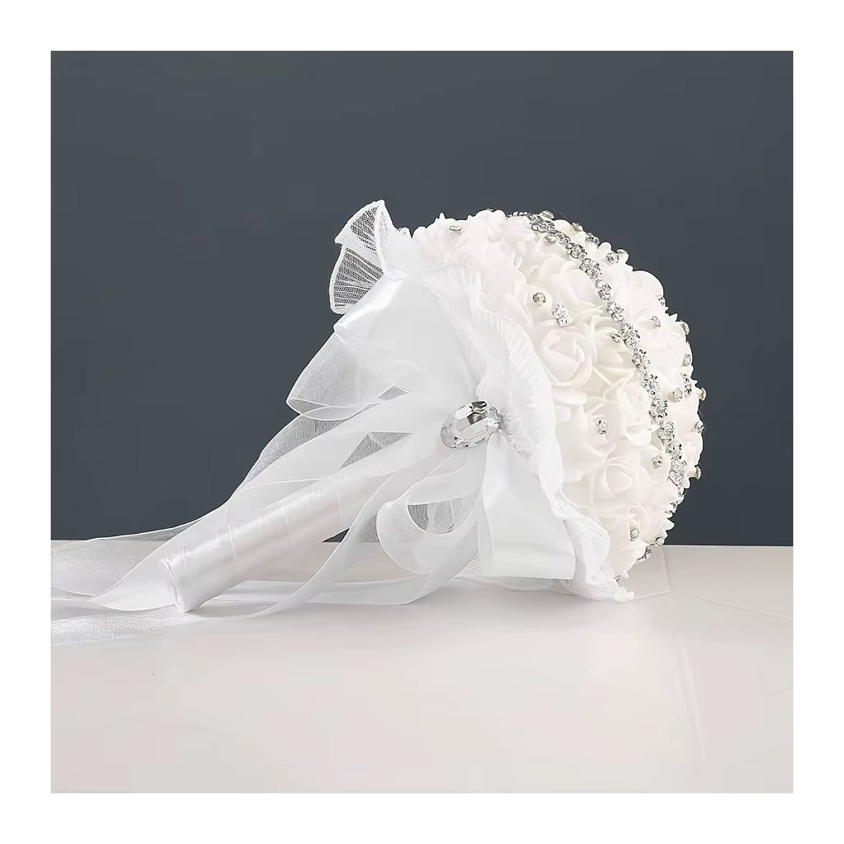Künstlicher Blumenstrauß in Weiß mit Rosen für deine Hochzeit und romantische Anlässe - Bild 2