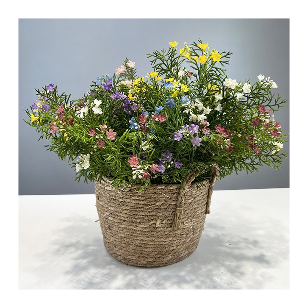 Künstlicher Blumenstrauß mit Gänseblümchen und Kamille in Multicolor als dekorative Tischdekoration für Wohnzimmer oder Hochzeiten - Bild 1