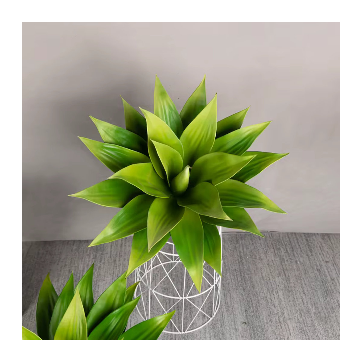 Künstlicher Yucca-Baum von Kmitang in Grün aus Kunststoff als Topfpflanze für dein Zuhause oder die Outdoor-Dekoration - Bild 3
