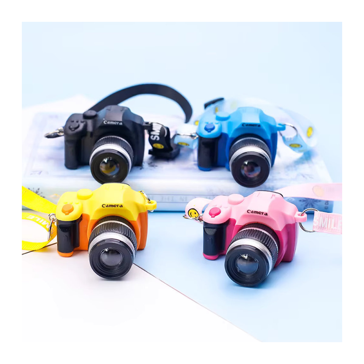 Labubu Cartoon Modell Puppe als dekoratives Kamera Zubehör in Blau und Multicolor - Bild 1