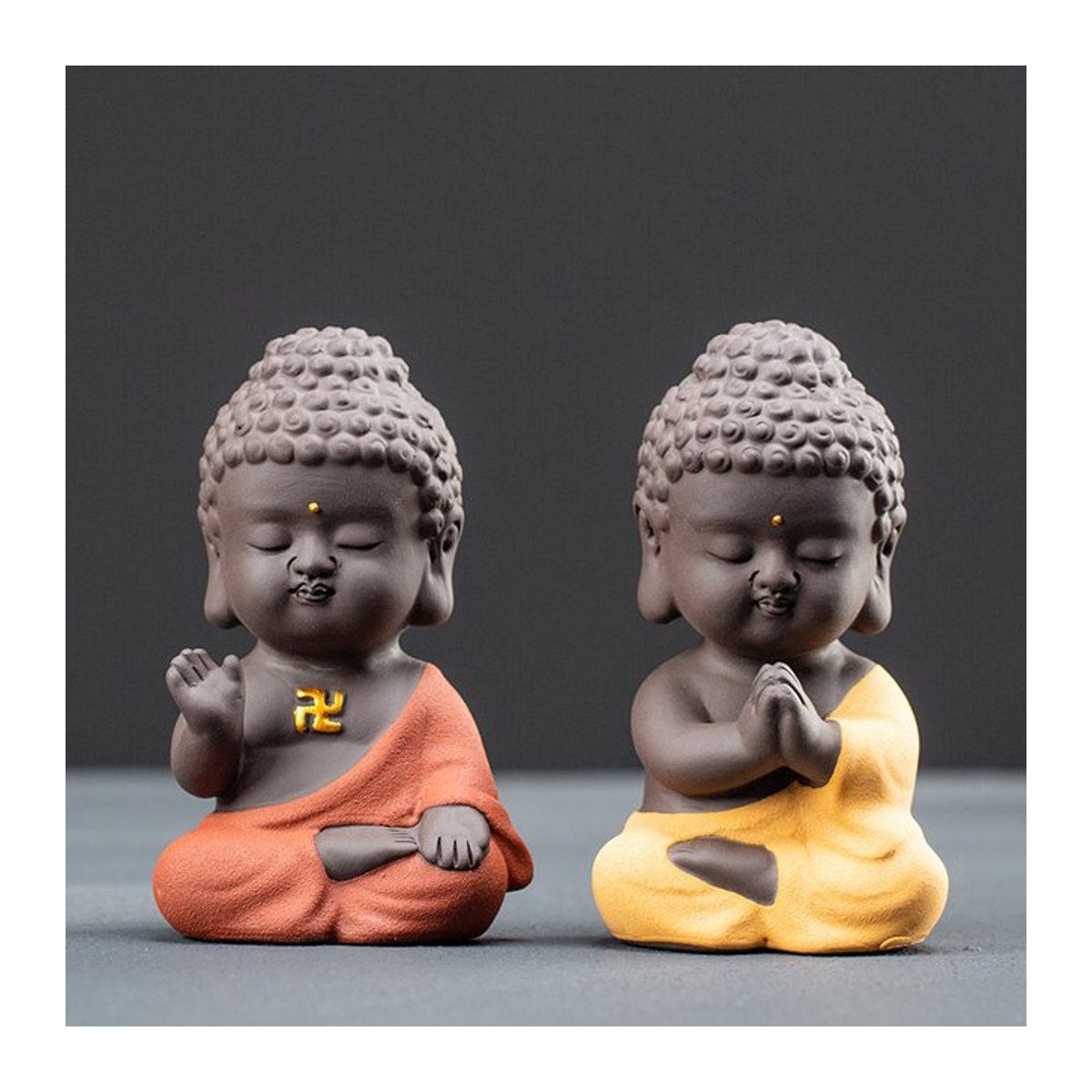 Lachender Mönch Buddha Statue aus Keramik in Lila Sand für Teezeremonie und Auto-Ornamente - Bild 1