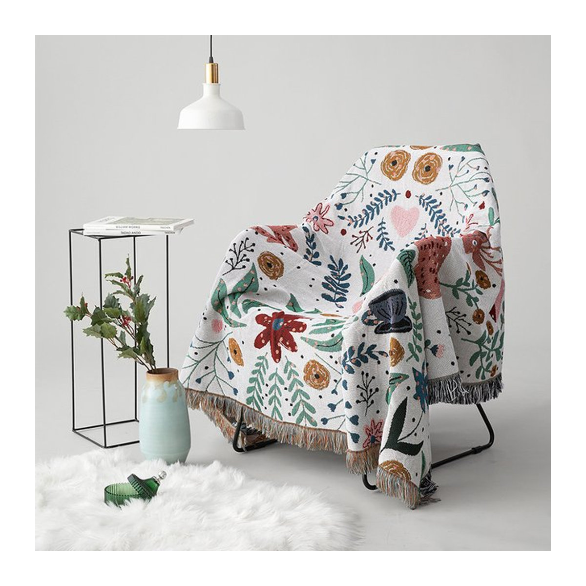 Le Angeer Jacquard Decke mit Hirsch- und Blumenmuster in Weiß als multifunktionale Bettdecke oder Sofaüberwurf - Bild 1