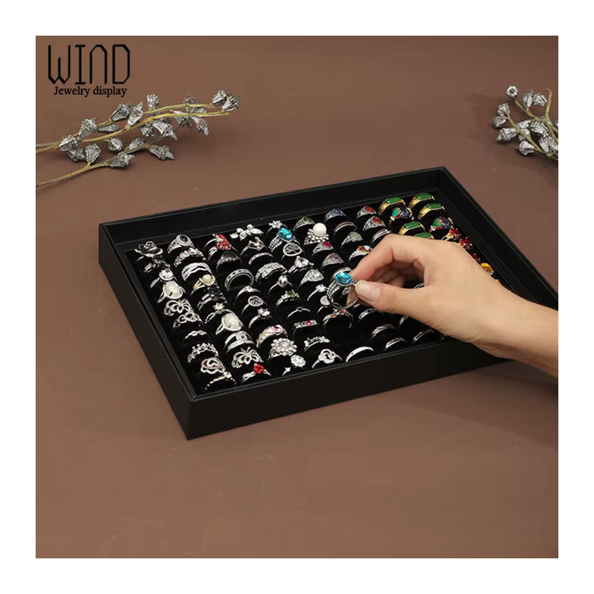 Lesaiyarr Schmuckaufbewahrung mit Deckel für 100 Ringe und Ohrringe, schwarze Schmuckdisplay-Box aus Kunststoff - Bild 2