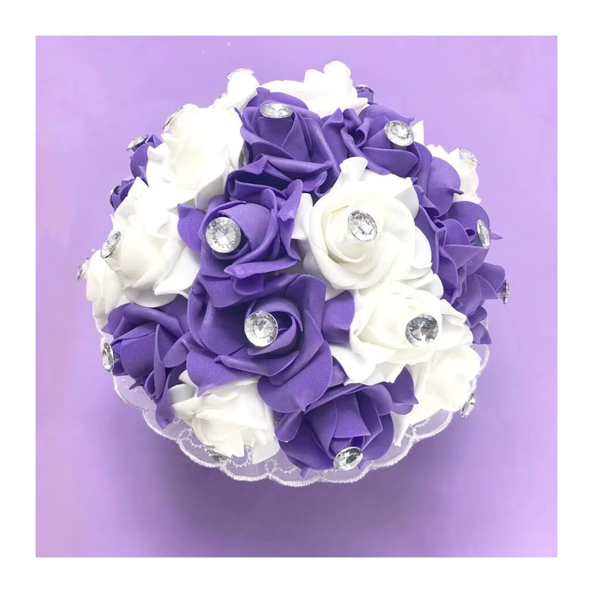 Lila Brautstrauß mit großen Diamant-Akzenten für deine Hochzeit, Textil-Blumenstrauß True Love Gift - Bild 2
