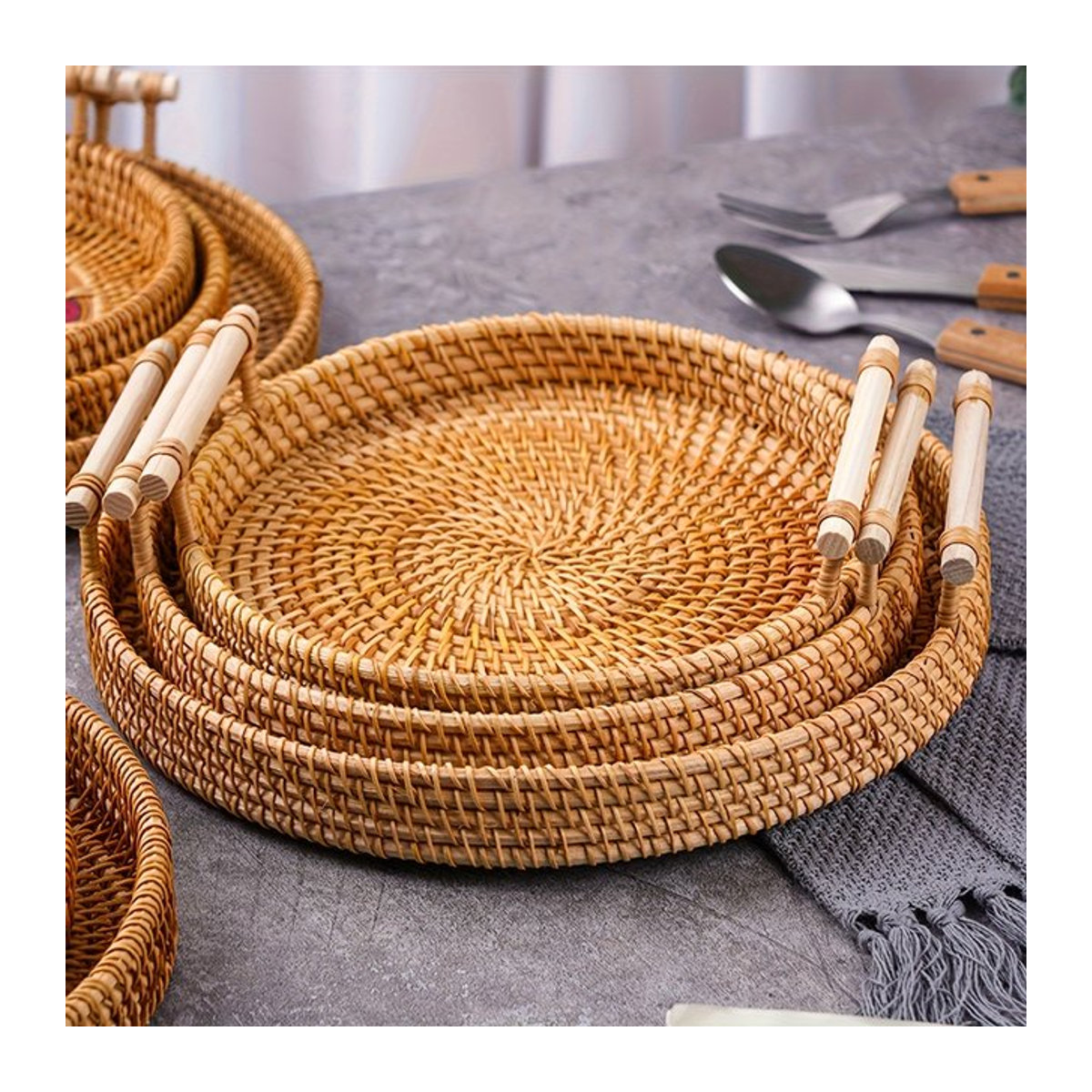 LOULONG Rattan-Tablett rund in Braun mit doppelten Griffen als Serviertablett und Aufbewahrungskorb im Bohemian-Stil - Bild 1