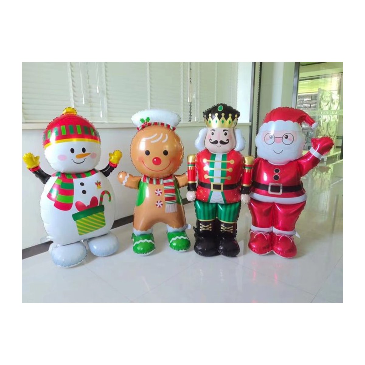 LQZZY Weihnachts Luftballon Figuren Set aus Kunststoff mit Weihnachtsmann, Schneemann, Lebkuchenmann und Rentier in Mehrfarbig - Bild 1