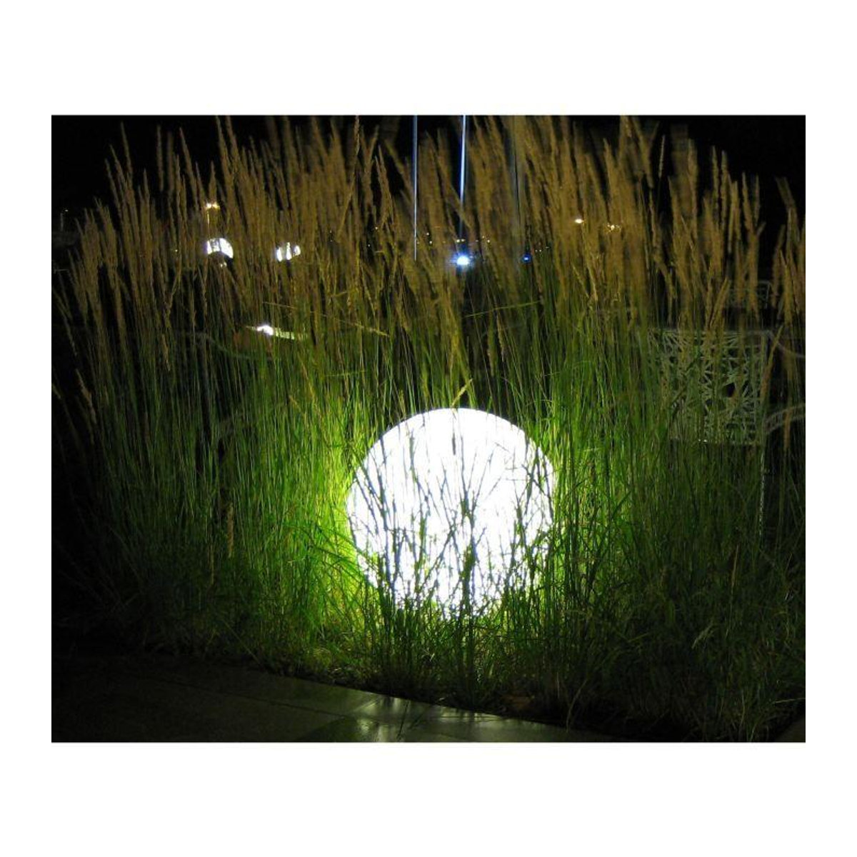 LUMISKY LED-Außenleuchte BOBBY in Kugelform, weiß mit schwarzer E27-Fassung, Durchmesser: 40 cm - Bild 2