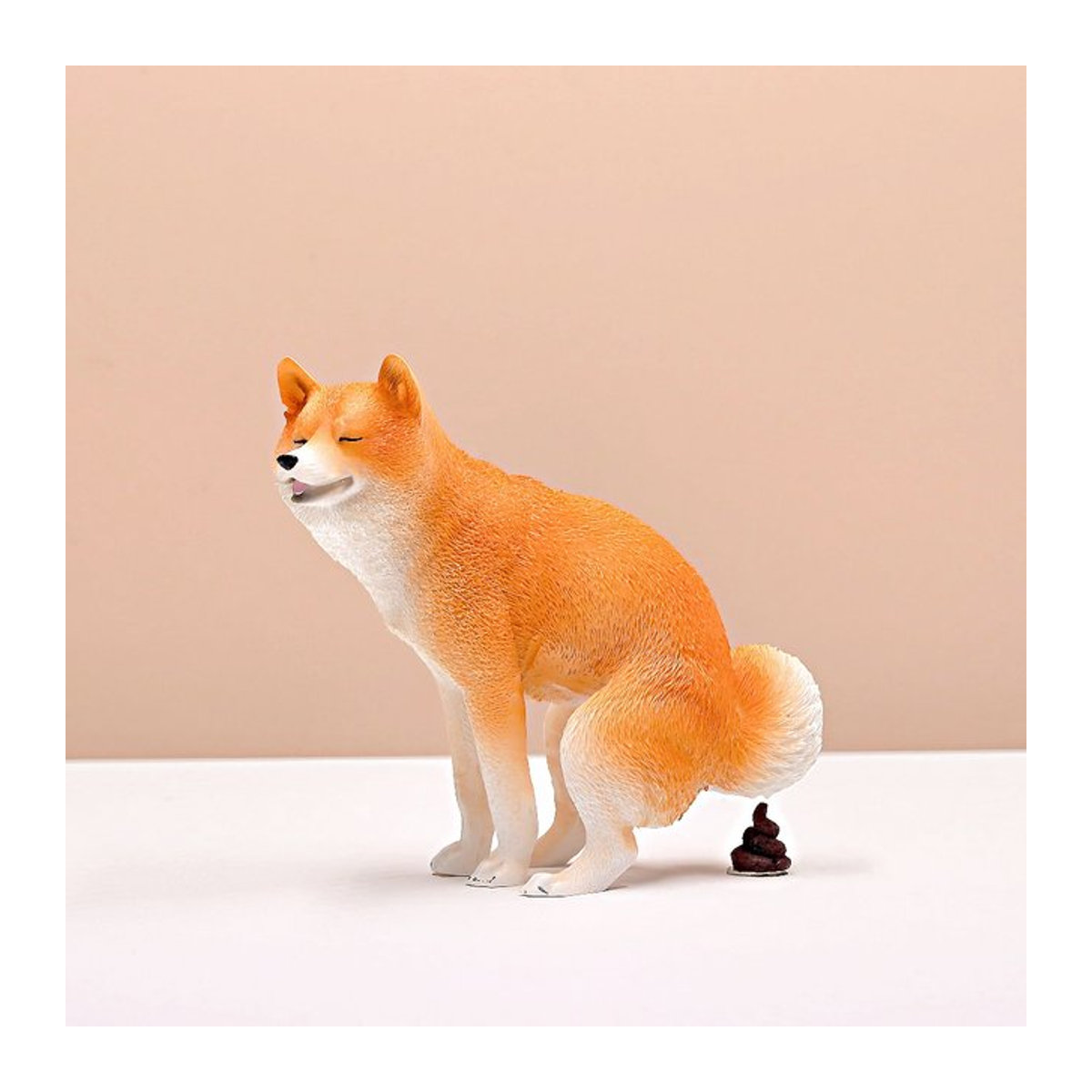 Lustige Shiba Inu Harzfigur von syxing in Orange als dekorative Schreibtischfigur - Bild 1