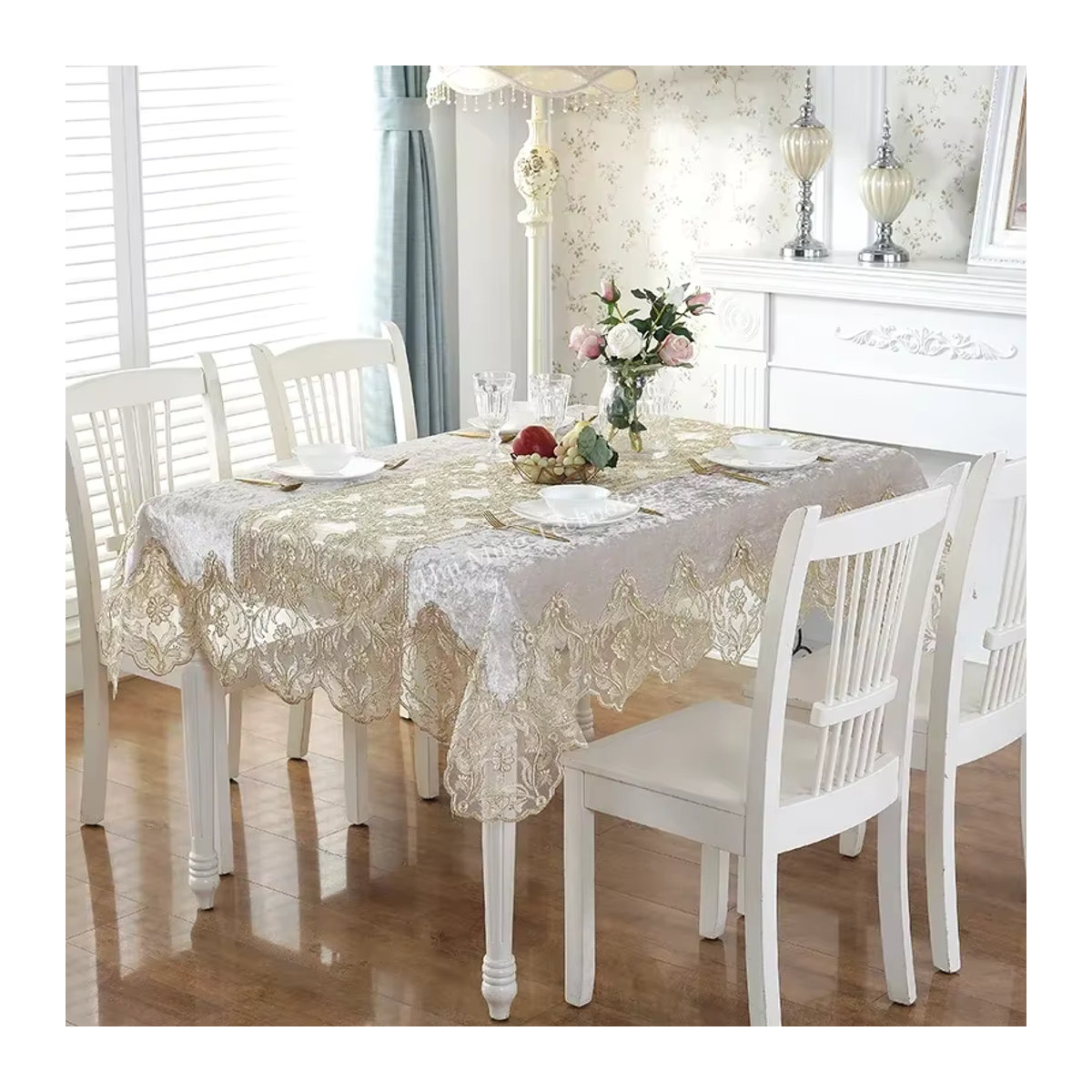 Luxuriöse Samt-Tischdecke Julliette Dream in Gold und Silber mit Spitzenstickerei für deinen Esstisch - Bild 2