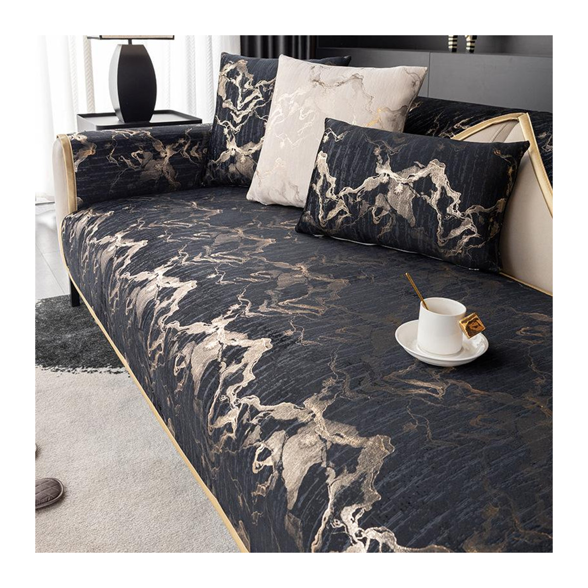 Luxuriöser Chenille-Sofabezug mit Goldrand und Heißprägung, rutschfest, B/B: 70 x 70 cm - Bild 1