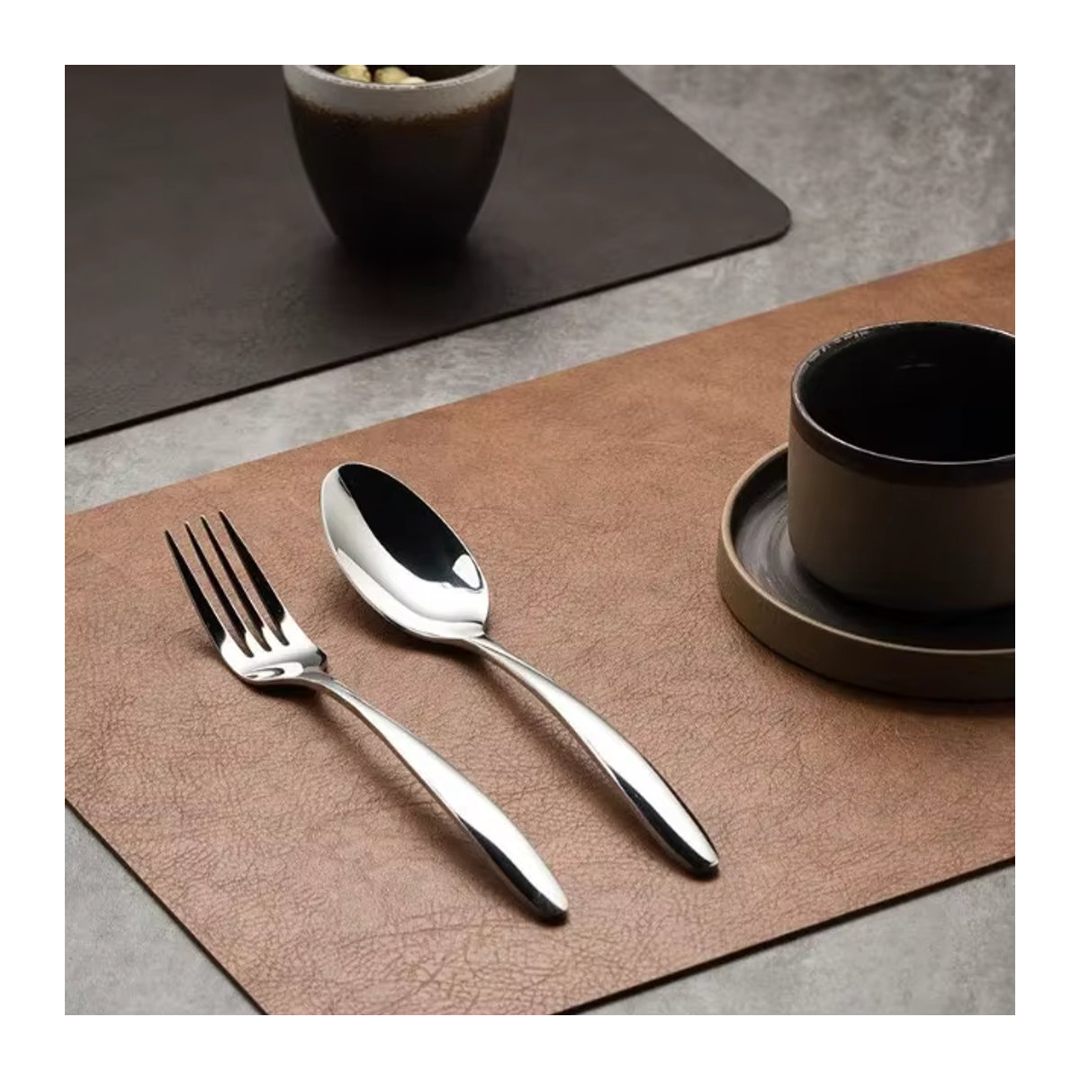 Luxuriöses Tischset aus massivem Leder in Kaffeebraun, wasserdicht und wärmeisolierend - Bild 2