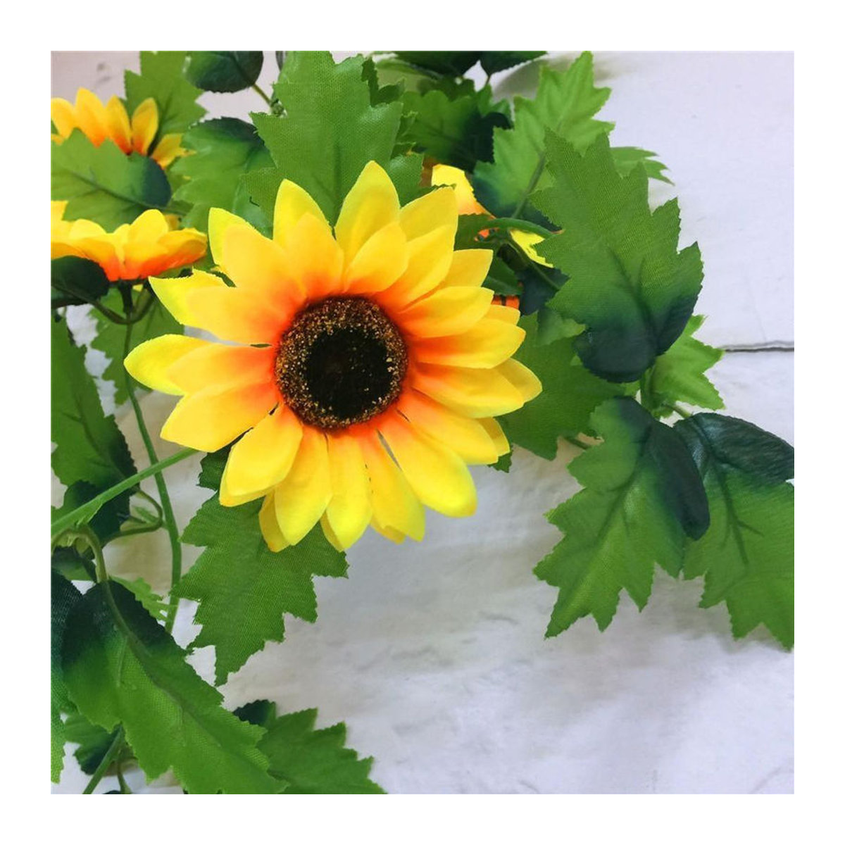 LY Home&Kitchen 050 Künstliche Sonnenblumen-Girlande aus Seide in Gelb und Grün für Hochzeiten und Dekorationen - Bild 2