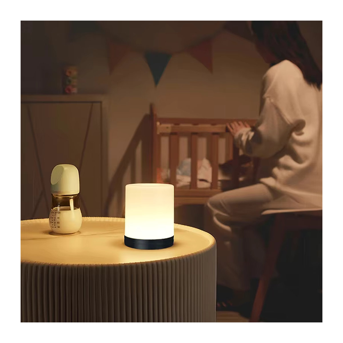 Lyfs LED Nachtlicht Weiß – Stufenlos dimmbare Touch Tischlampe im minimalistischen Design mit USB-Anschluss - Bild 4
